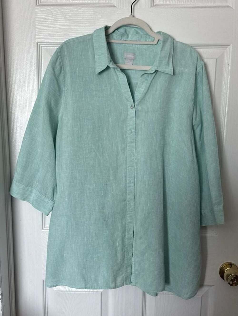 Chico's No-Iron Fresh Chic Linen Relaxed Shirt in Sea Foam Green size us size 18